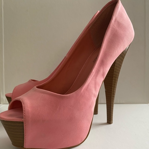 Peach heels - Picture 1 of 1